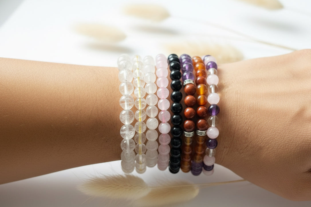 Bracelet en pierres naturelles pour femmes, bijou élégant et tendance, accessoire mode féminin, idéal pour harmoniser les énergies, compléter une tenue ou offrir en cadeau.
