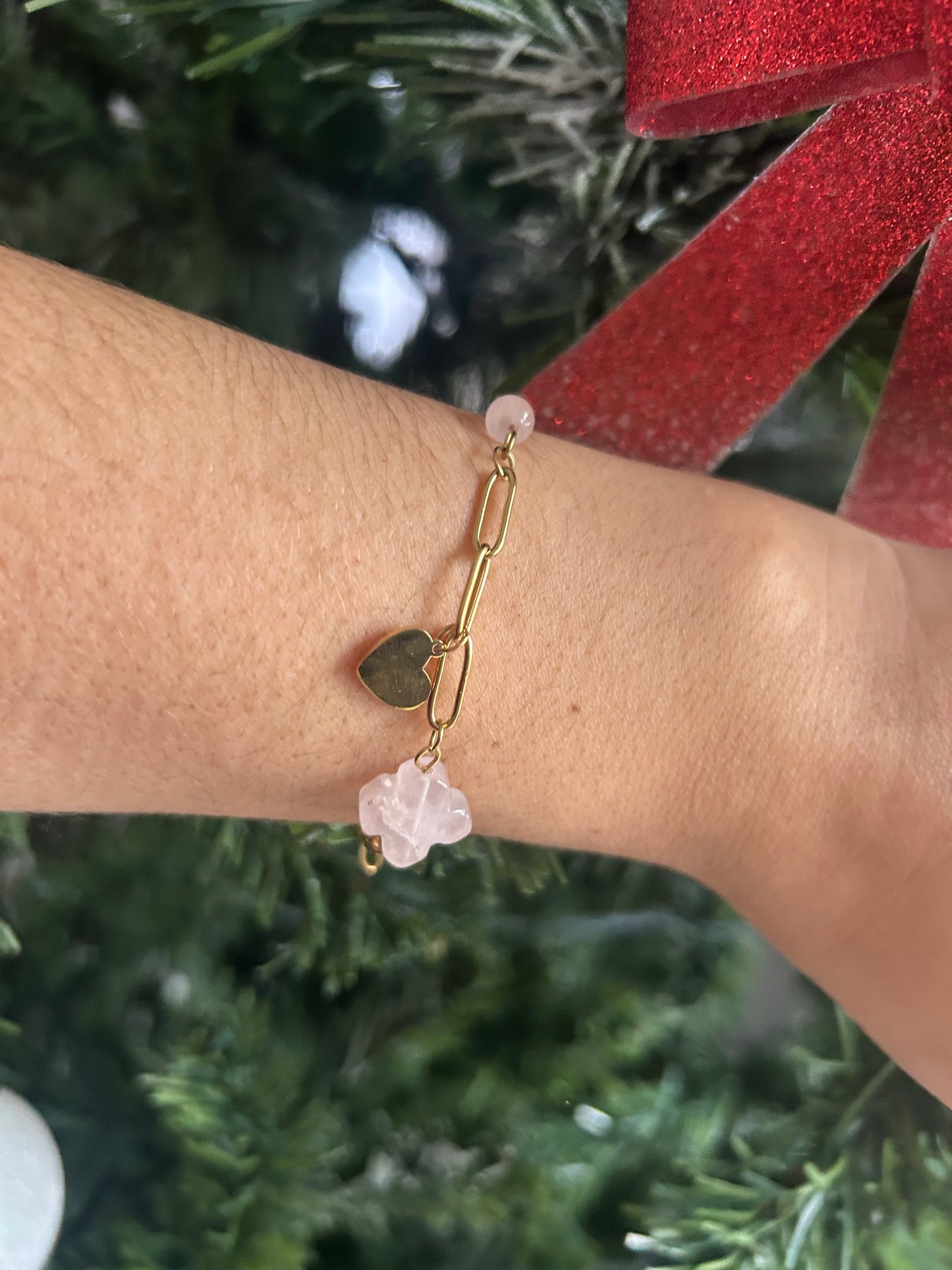 Bracelet “Quartz Rose Charme Doré” – Maillons & Acier Inoxydable