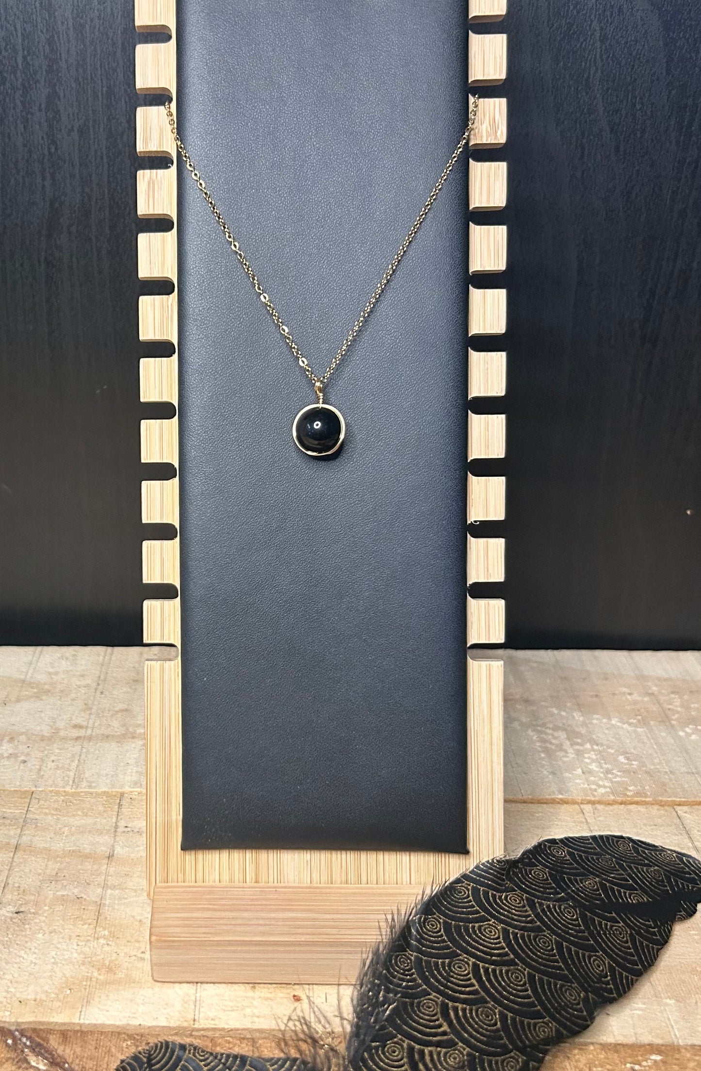 Collier “Protection Élégante” – Obsidienne Noire