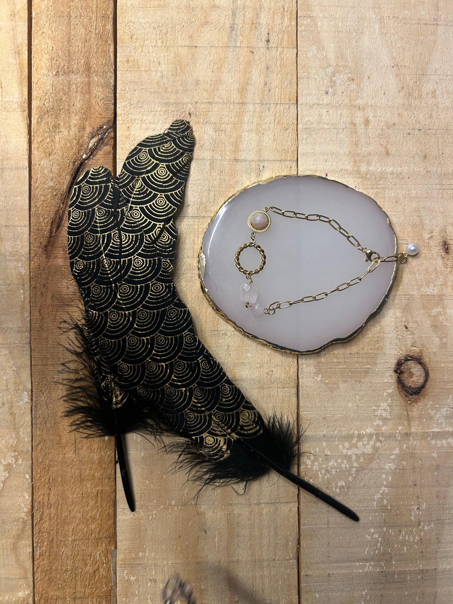 Bracelet “Quartz Rose Élégance” Anneau Torsadé & Acier Inoxydable Doré