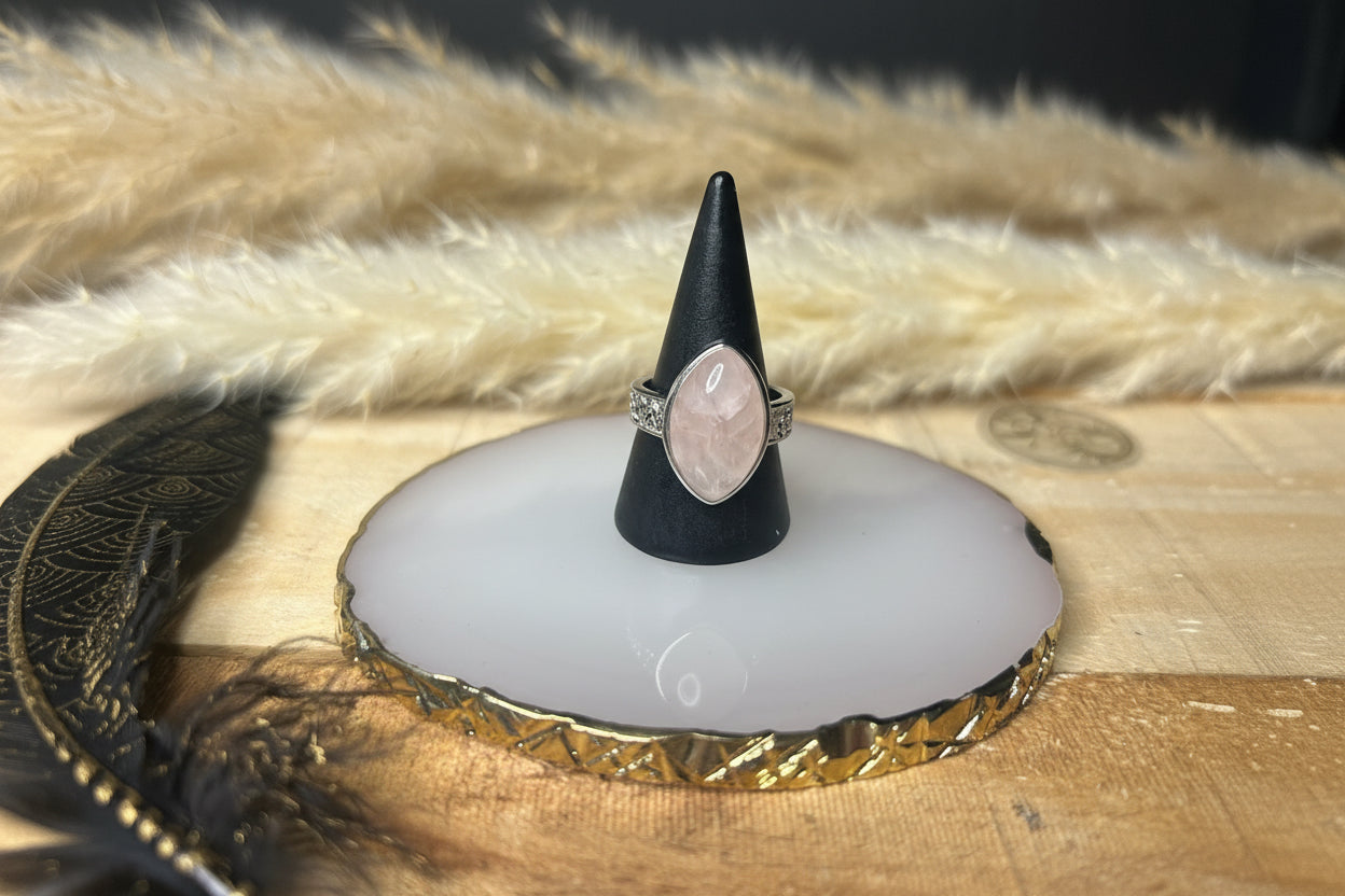 Bague en quartz rose naturel avec finition cuivre argenté –