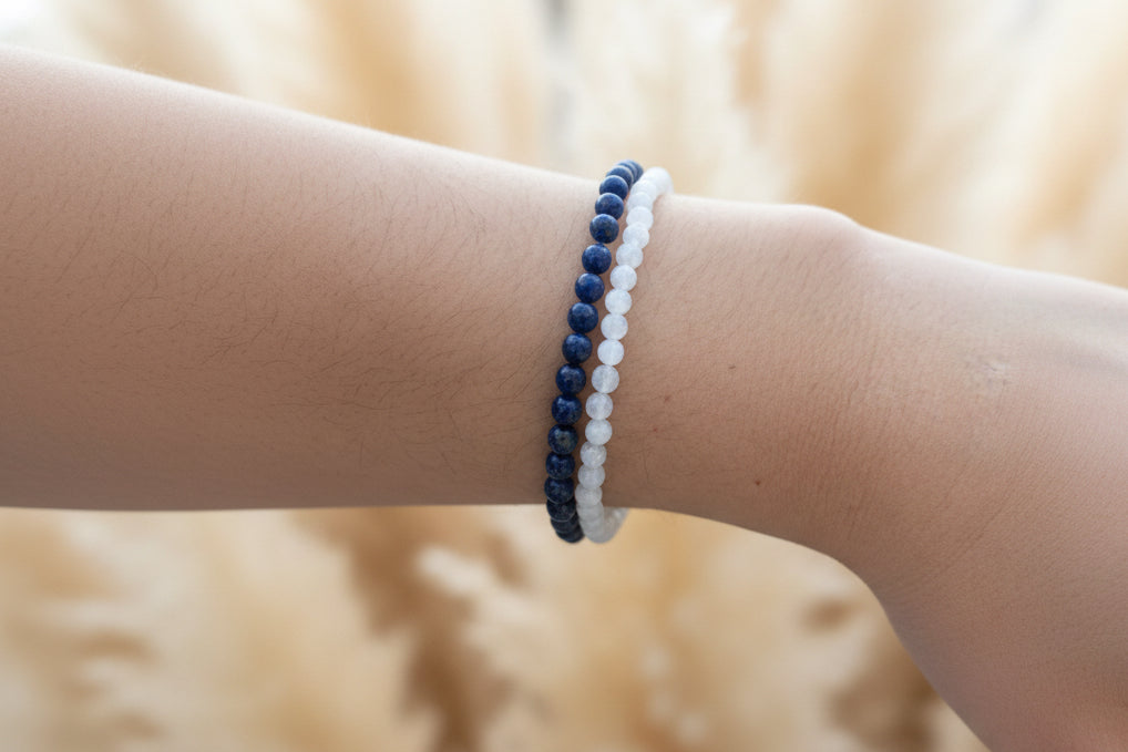 Bracelet en lapis-lazuli naturel favorisant la communication, la confiance en soi et l’harmonie 