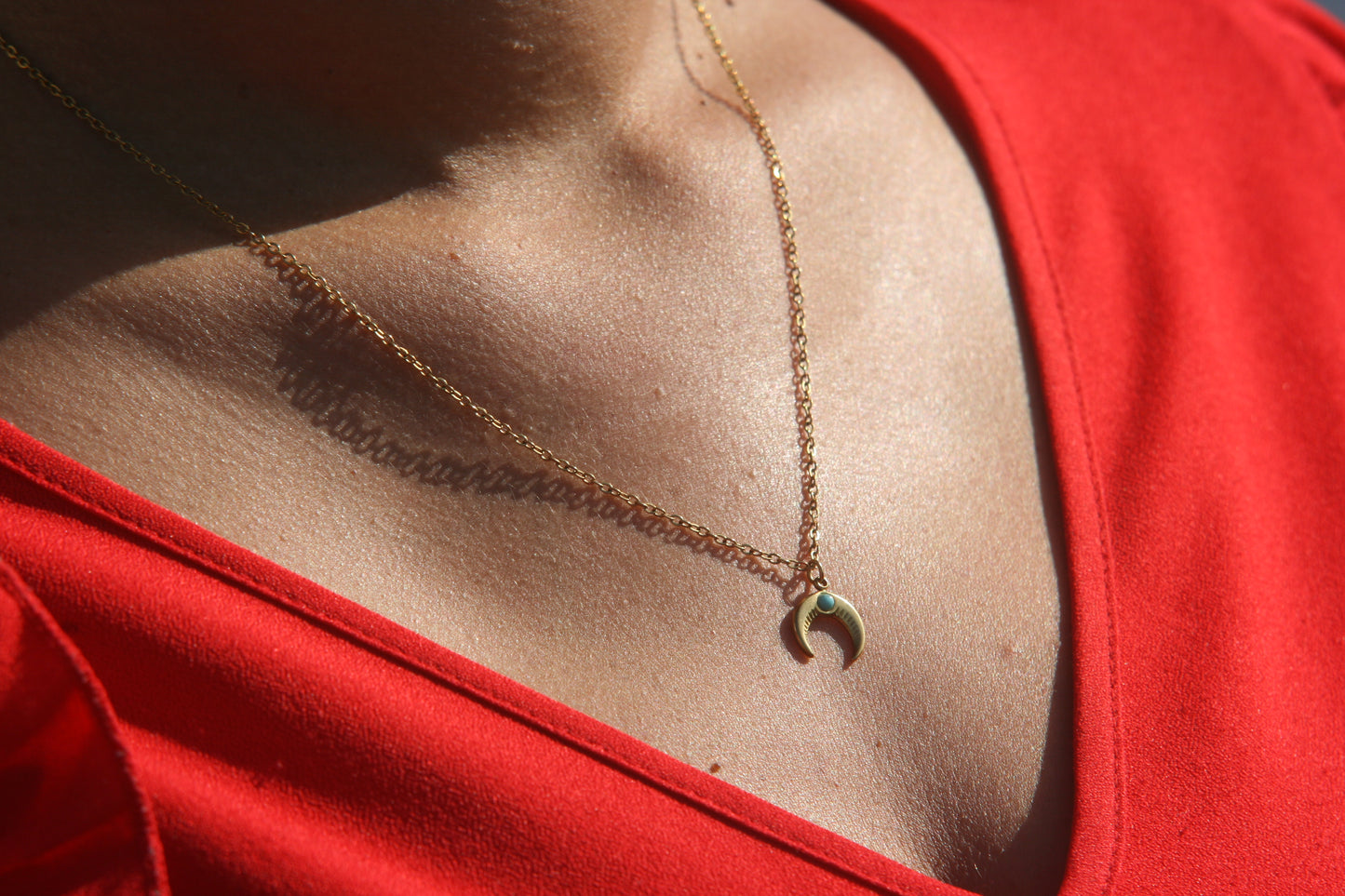 Collier lune en turquénite avec pendentif en acier inoxydable, bijou énergétique et apaisant