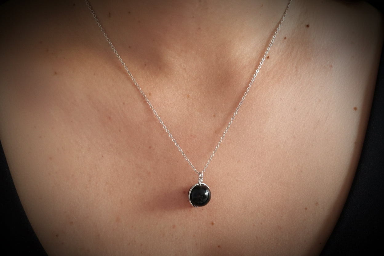 Collier en obsidienne noire naturelle favorisant la protection