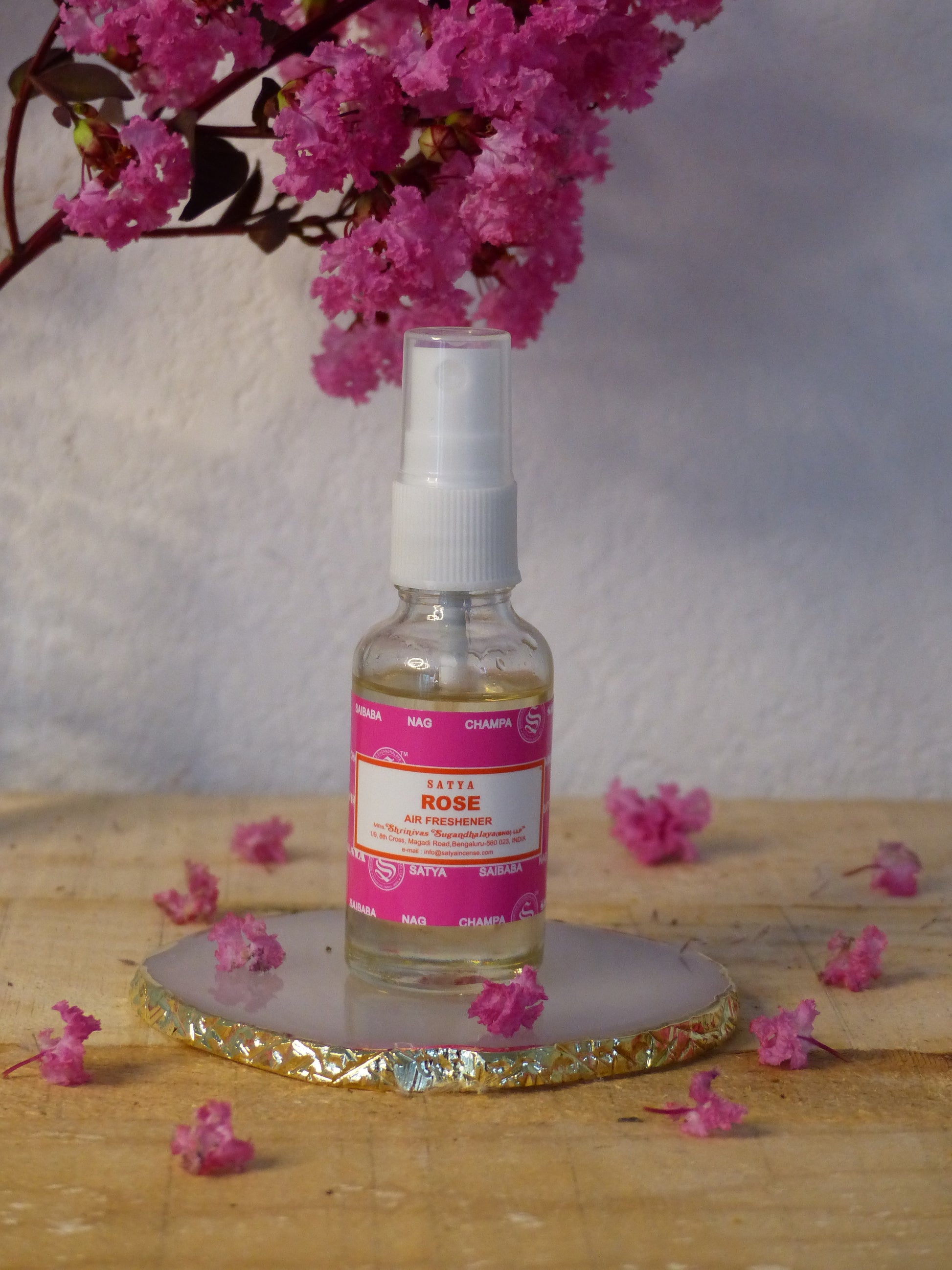 Brume florale à la rose pour créer une atmosphère douce et harmonieuse