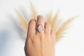 Bague en quartz rose naturel avec finition cuivre argenté – bijou féminin apportant élégance, douceur et énergie harmonisante