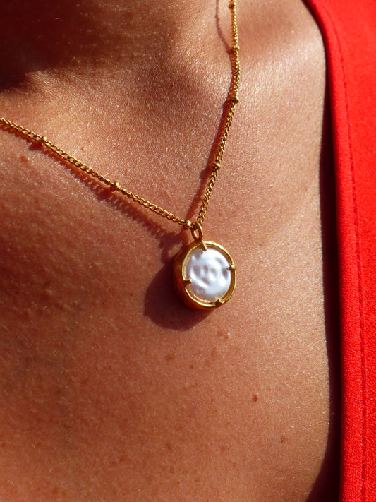 Chaîne Inoxydable – Pendentif Rond en Pierre Baroque