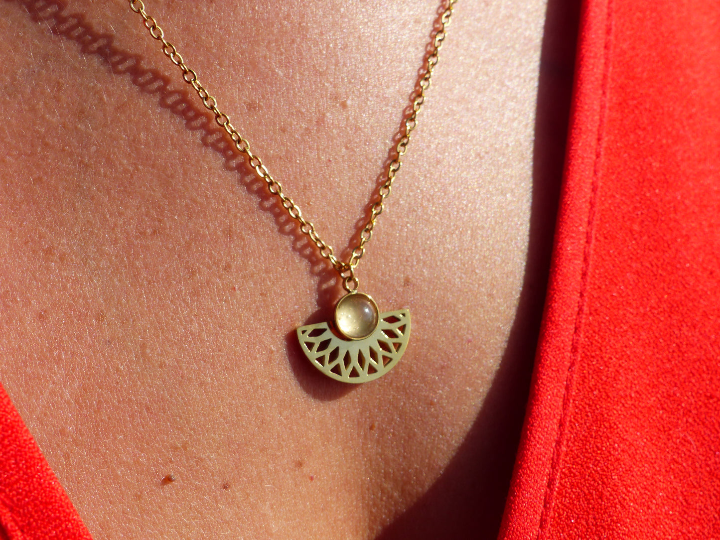 Collier Aztèque – Pendentif Quartz Rose & Acier Inoxydable