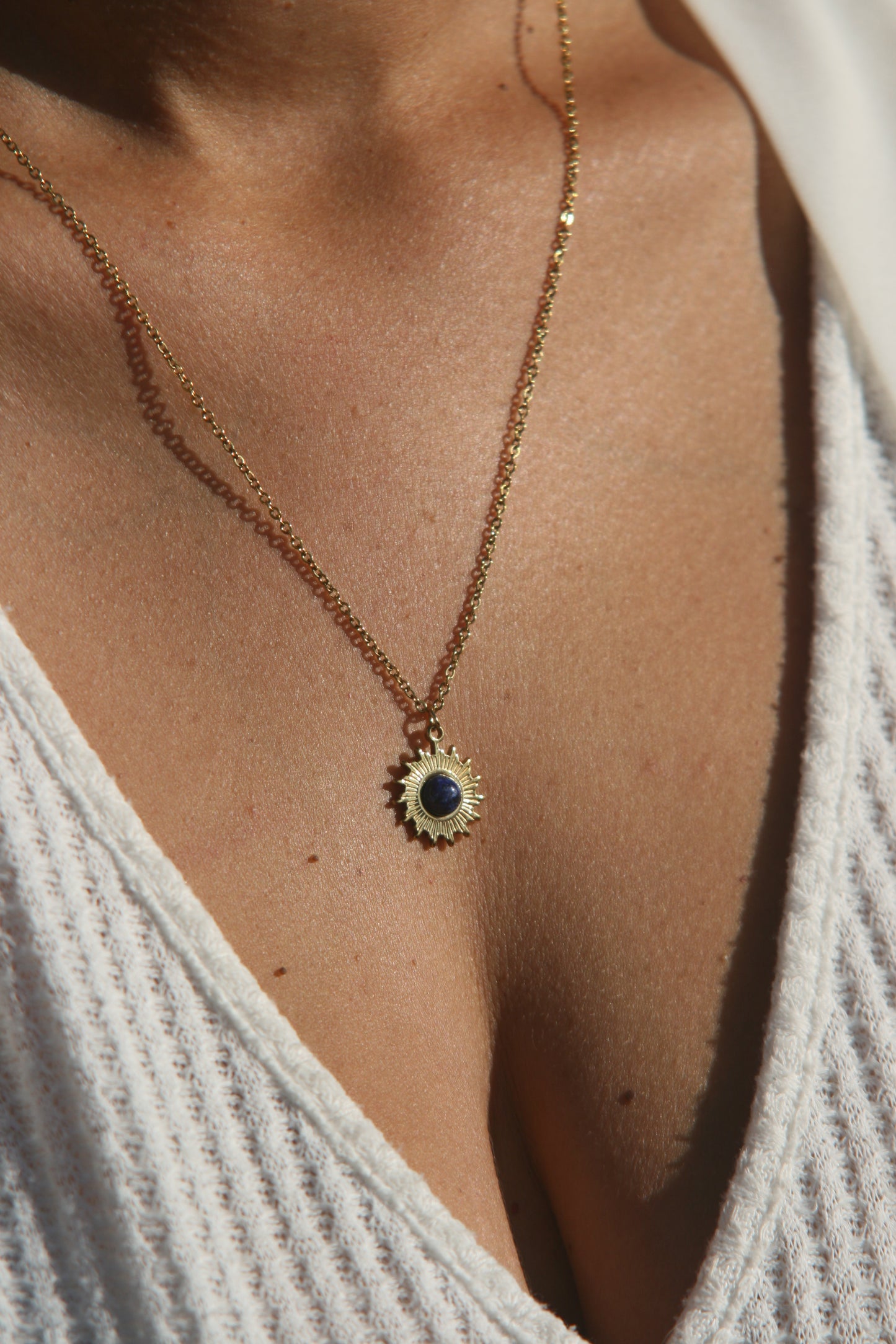 Collier Soleil – Pendentif Lapis-Lazuli & Acier Inoxydable