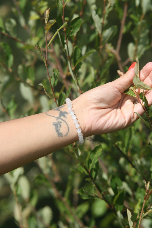 Bracelet Féminin Sacré – Pierre de Lune blanche
