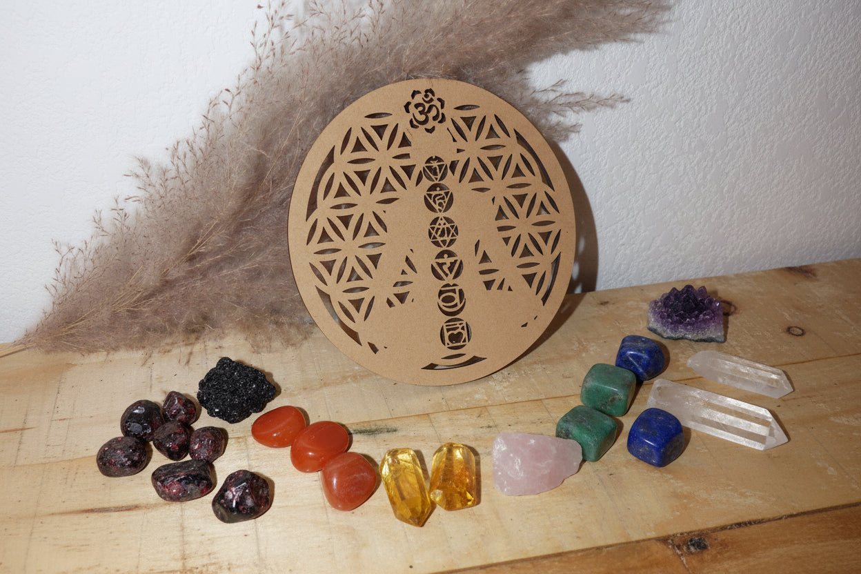 Plaque de rechargement en bois avec 7 chakras pour harmoniser et purifier l’énergie